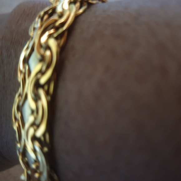 Beautiful Womens Gold Bracelet 18kt Gold. 12.4 grams - Picture 4 of 7